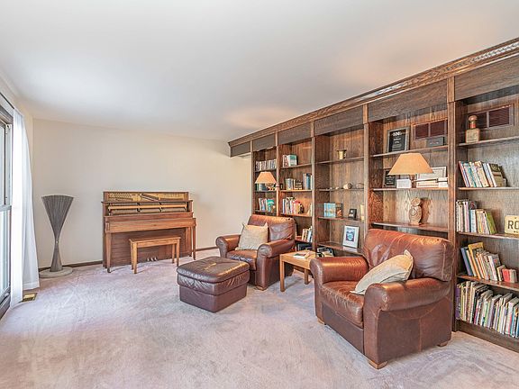 2nd image of 23W411 Woodcrest Ct W