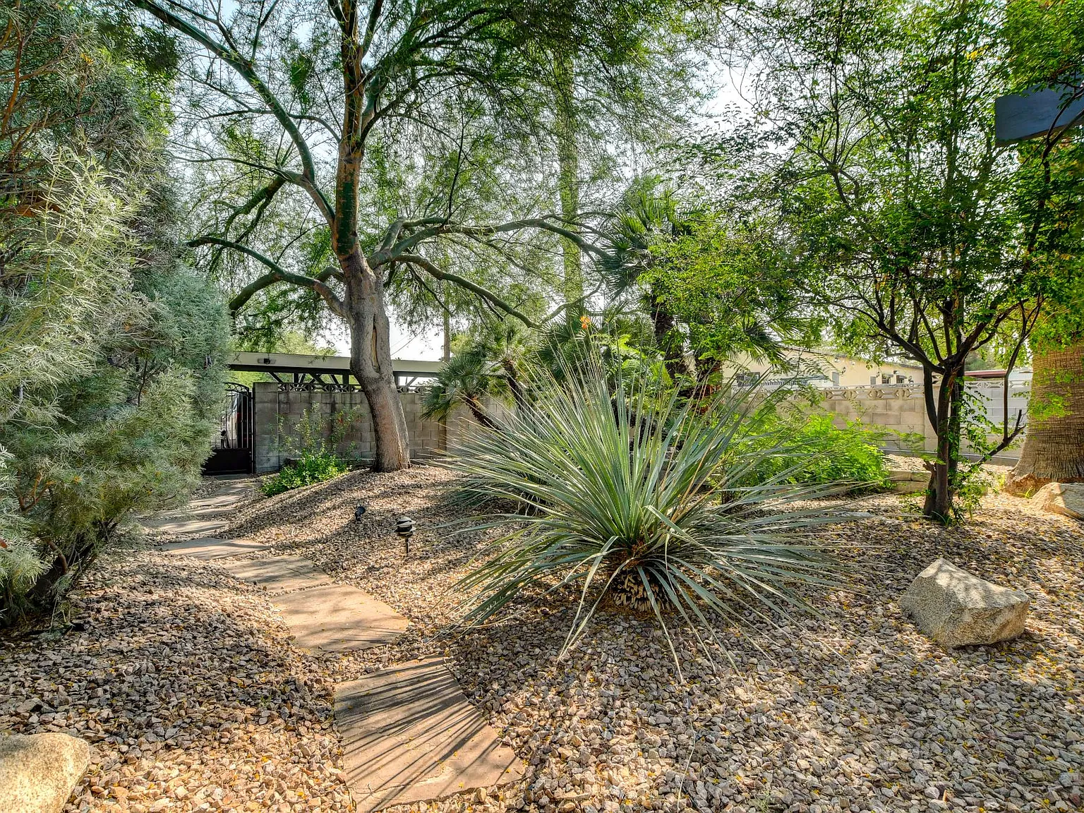 3916 Vegas Dr — Photo 3