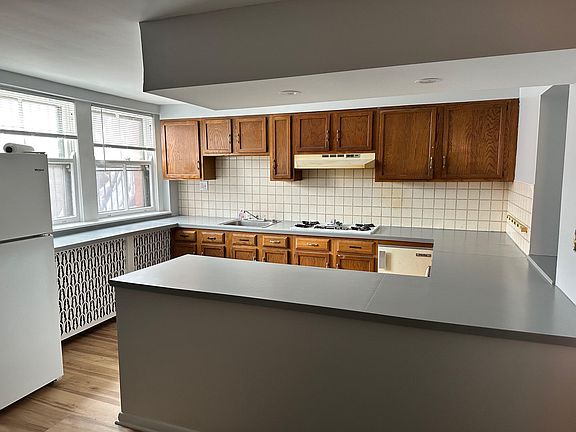 3rd image of 499 Delaware Ave #1R