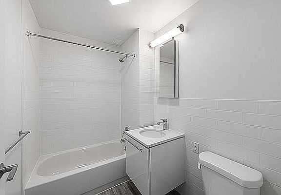 5th image of 300 E 120th St #8C