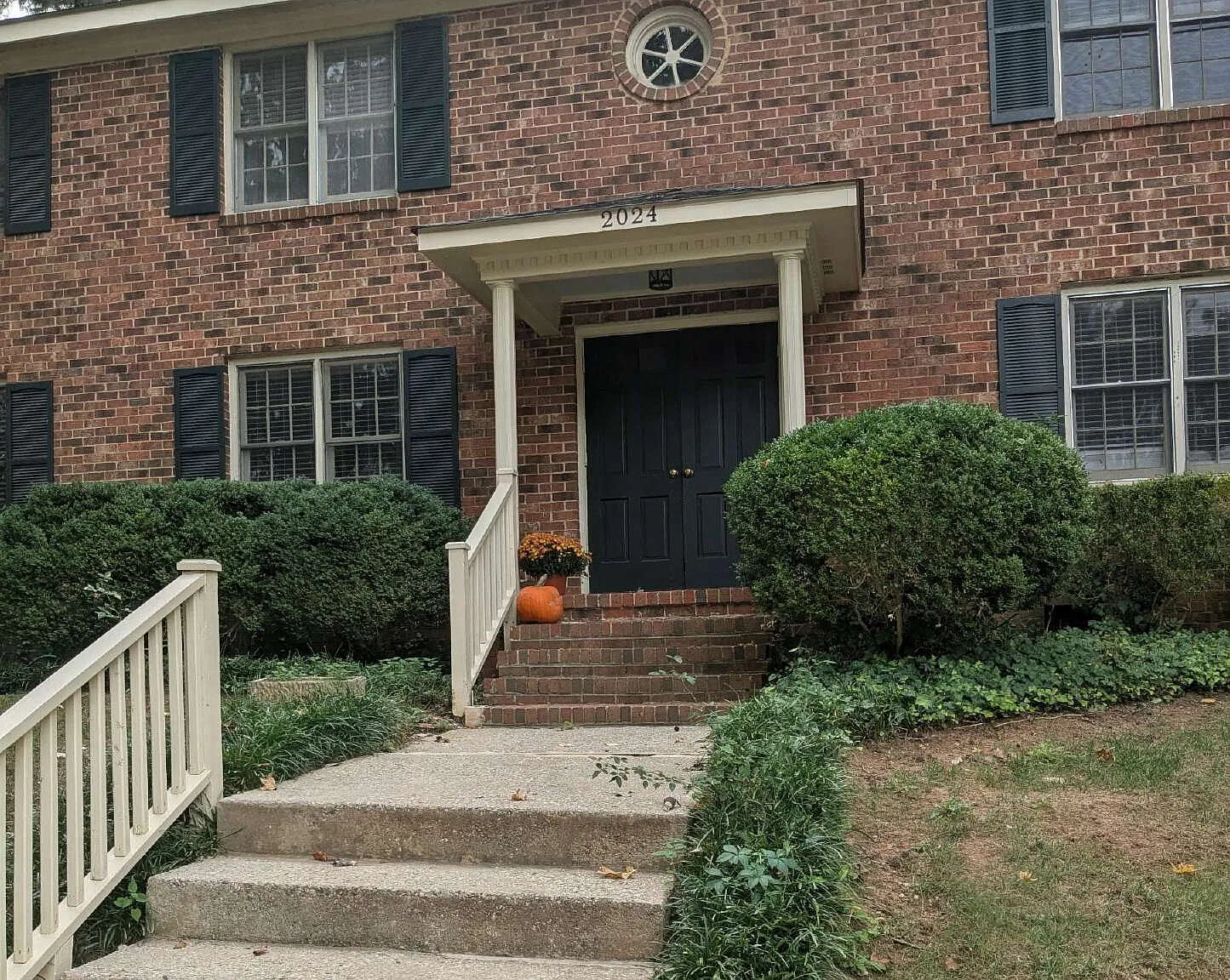 1 bed, 1.0 bath, $1,295 — Photo 2