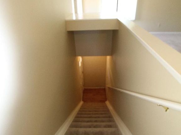 3rd image of 101 Oakbrook Dr #209