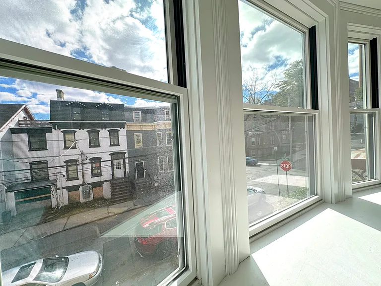 140 3rd St #3 — Photo 4