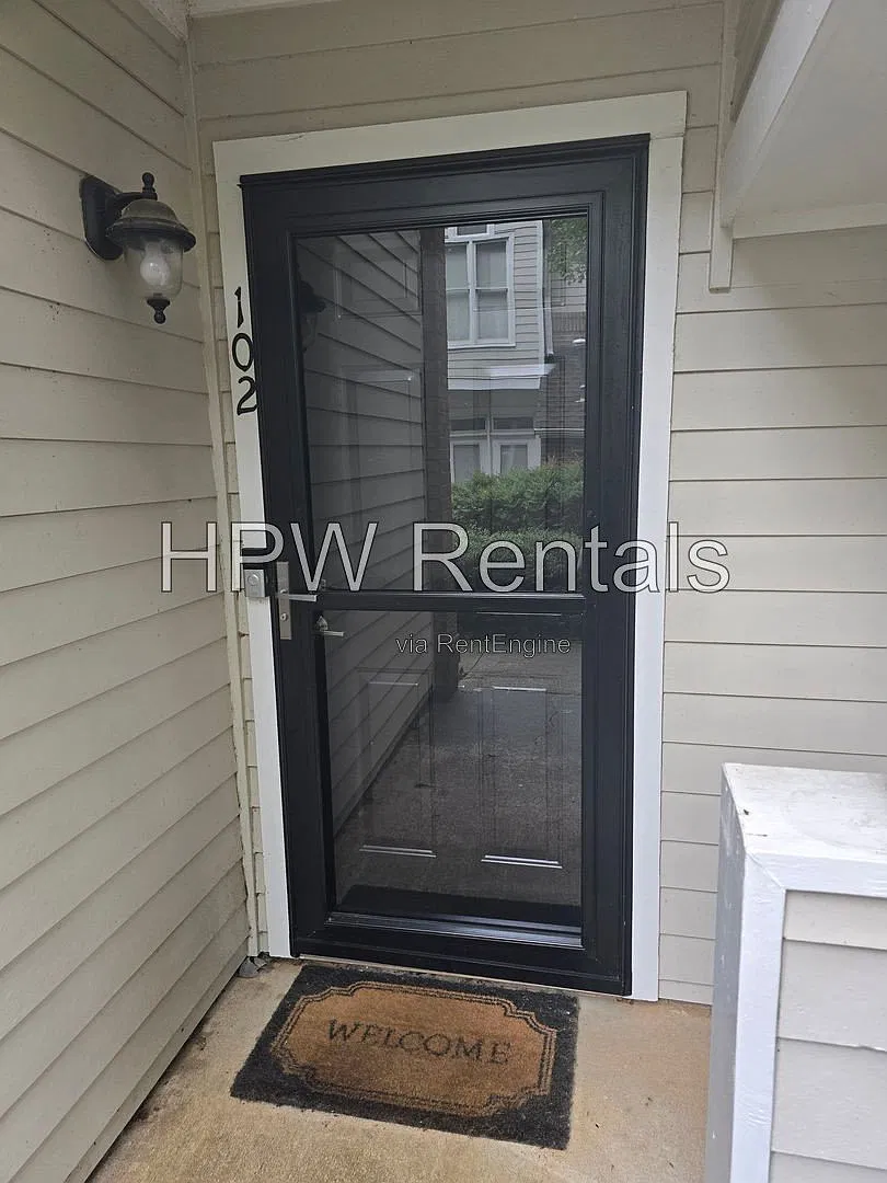 2 bed, 2.0 bath, 985 sqft, $2,100 — Photo 4