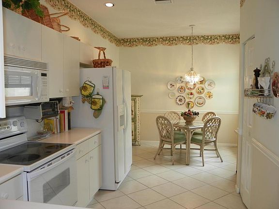 4th image of 10784 Royal Caribbean Cir