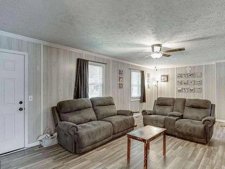2193 Kings Forest Dr SE — Photo 10