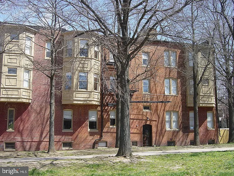 261 Robert St #2 — Photo 7