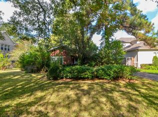 809 Holly Ridge Dr, Houston, TX 77024