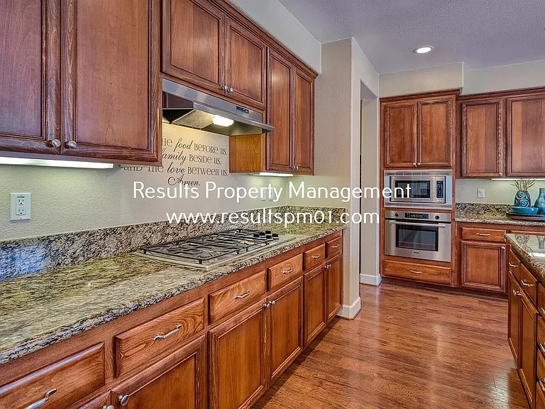 2425 Foxcroft Cir — Photo 20
