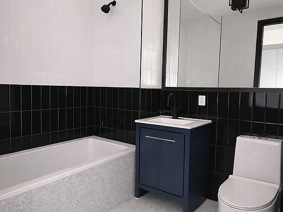 4th image of 1035 President St #8E
