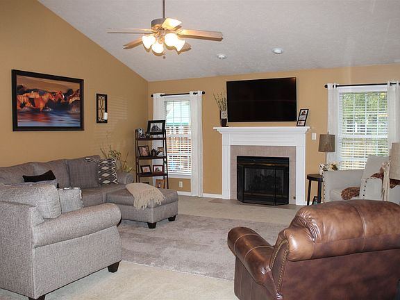 5th image of 2644 Lake Brook Dr