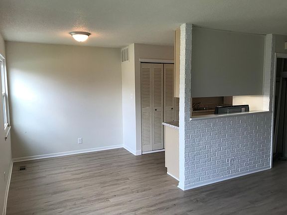4th image of 3303 Lupine Dr
