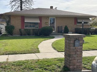 827 Coronada Dr, Racine, WI 53402