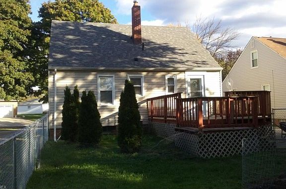 2nd image of 90 Berwyn Dr