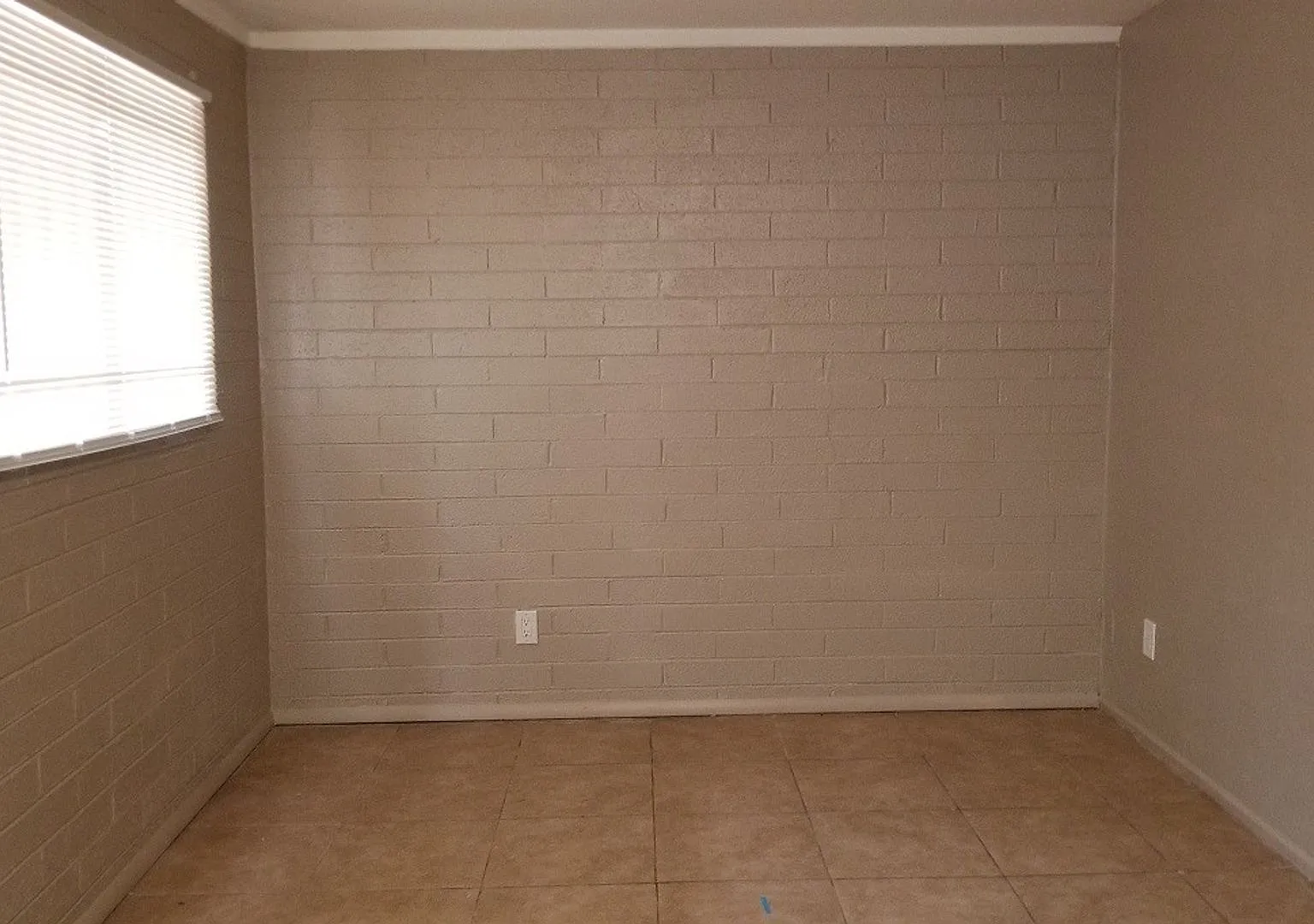 1514 E. Adams St. — Photo 3