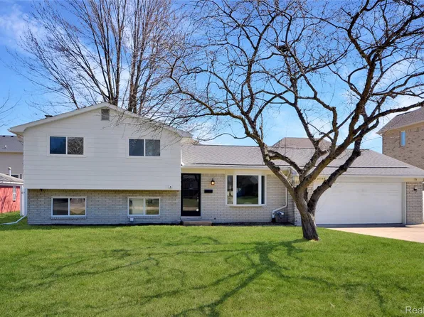 45064 Hecker Dr, Utica, MI 48317