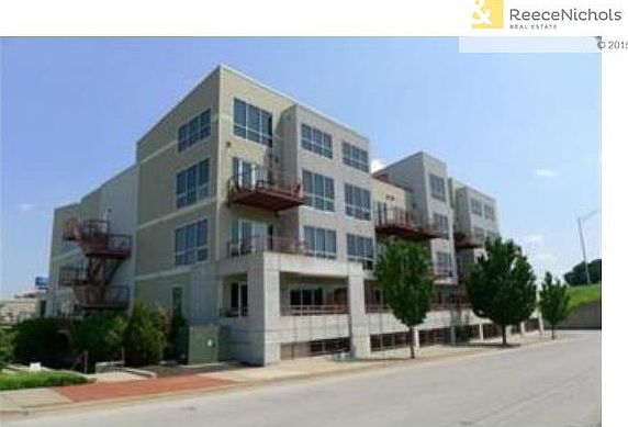 3rd image of 522 Locust Ln Unit 404