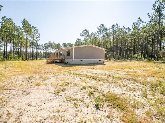 3rd image of 762 White Pond Rd