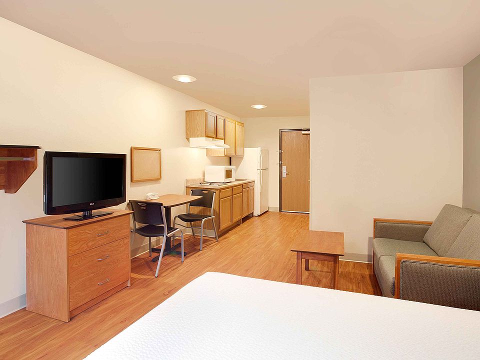Deluxe Studio - 1 Full Bed