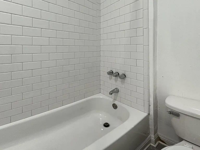 UNN - 811 S Union — Photo 8