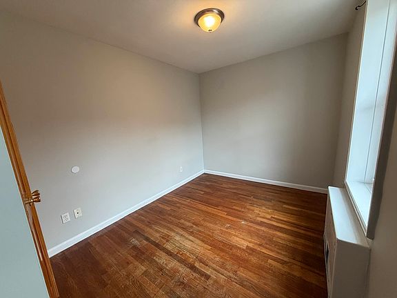 5th image of 65-62 Saunders St #7E