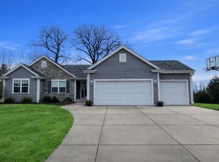 3850 Strawberry Glen DRIVE, Jackson, WI 53012