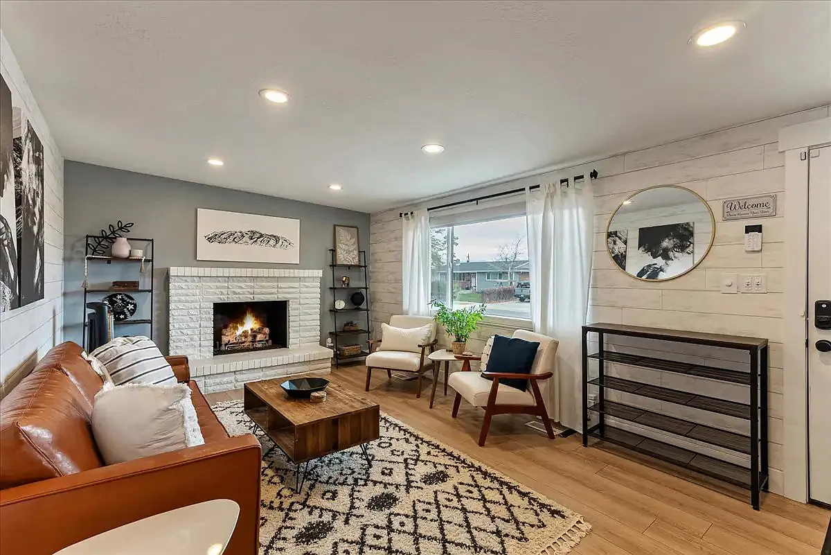 S Amaryllis Dr, Sandy — Photo 1