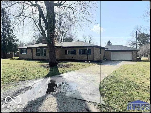 3rd image of 1015 Elizabeth Ln