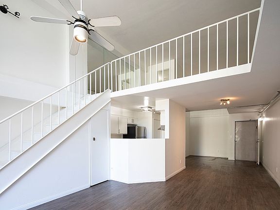 5th image of 303-319 W Market St #321