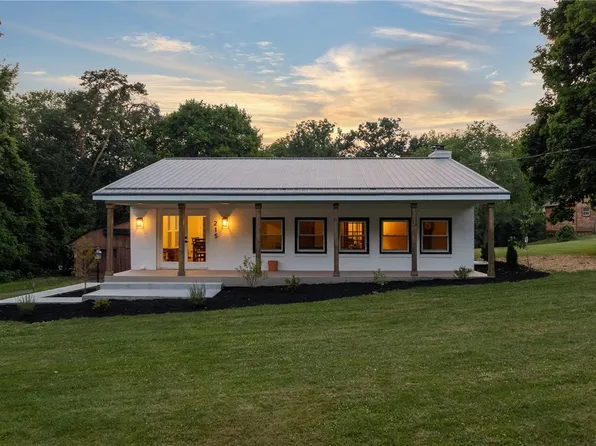 215 Moody Rd, Imperial, PA 15126