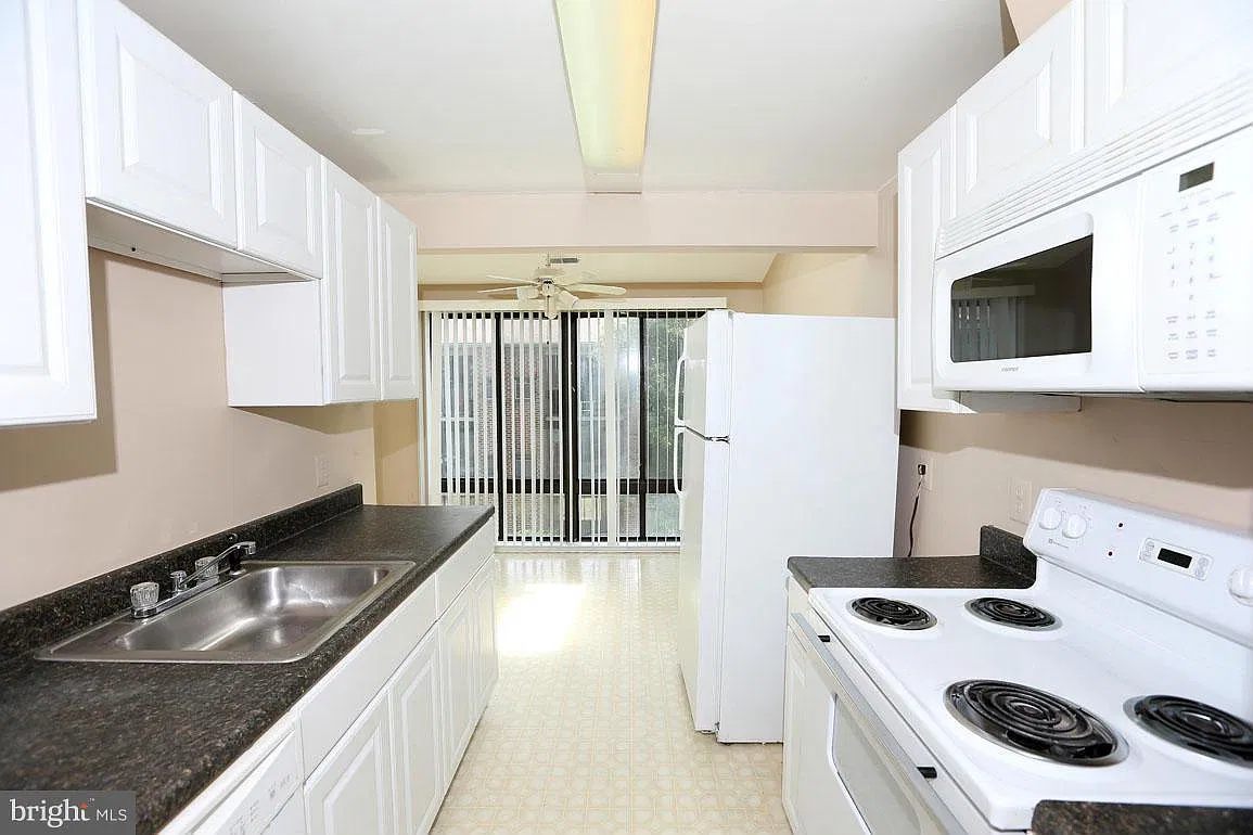 2 bed, 1107 sqft, $2,350 — Photo 1