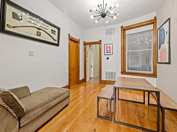 4th image of 2633 N Sheffield Ave #A