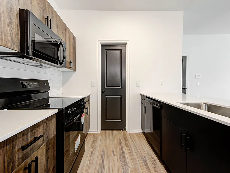506 N Canyon Ter — Photo 14