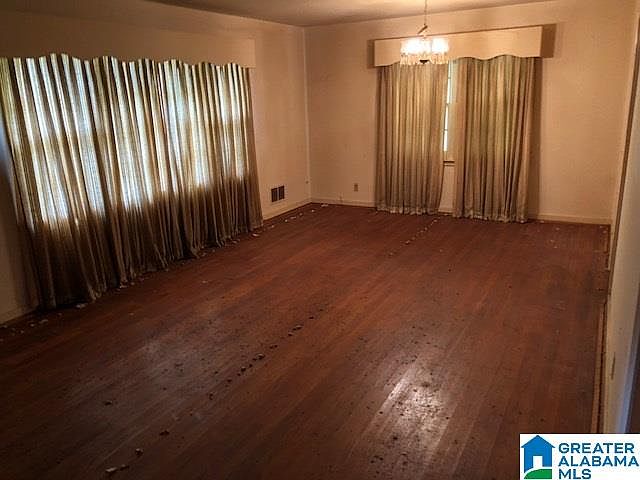 2nd image of 204 Boxwood Cir