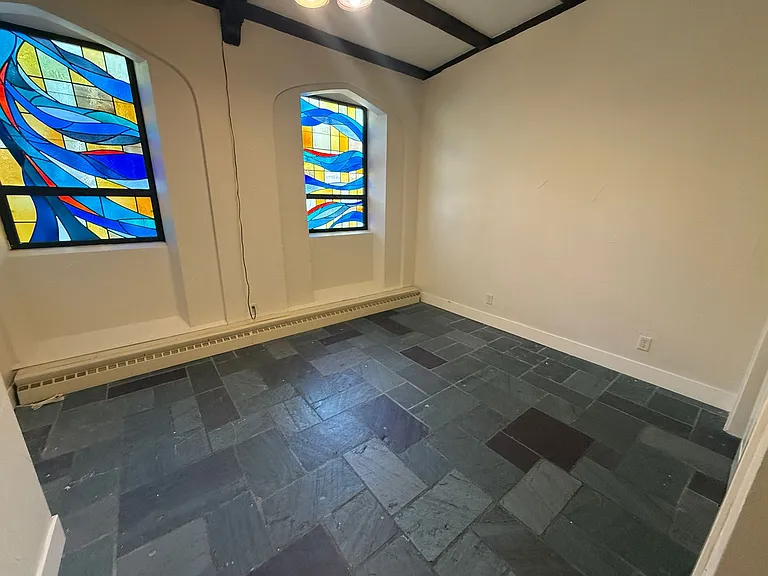 Cass Street Apartments — Photo 21