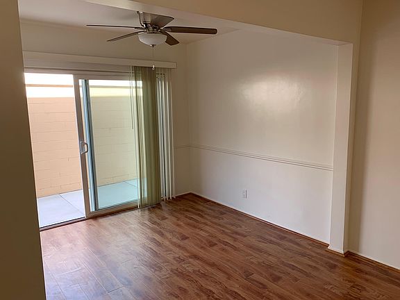 3rd image of 221 S Jackson St APT 5