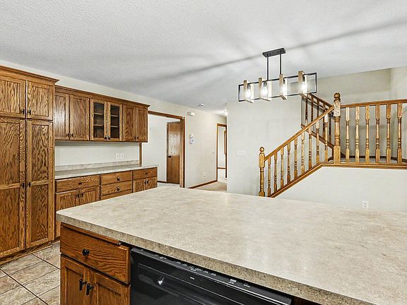 4th image of 70 W Louis St