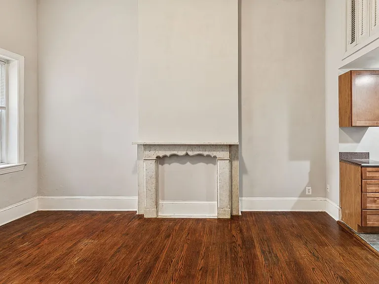 1931 Chestnut St — Photo 10