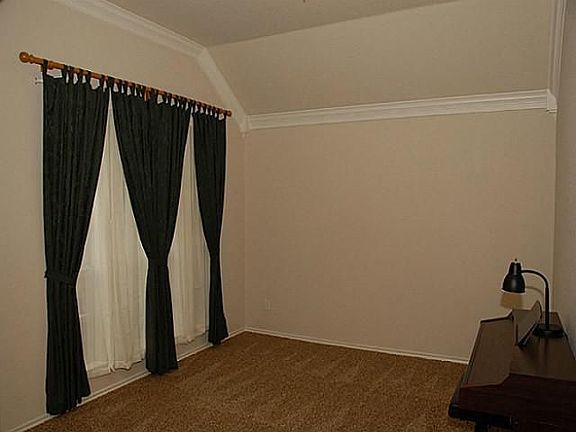 5th image of 6603 Fox Glen Dr