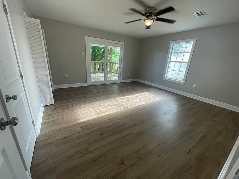 Upstairs Master Suite