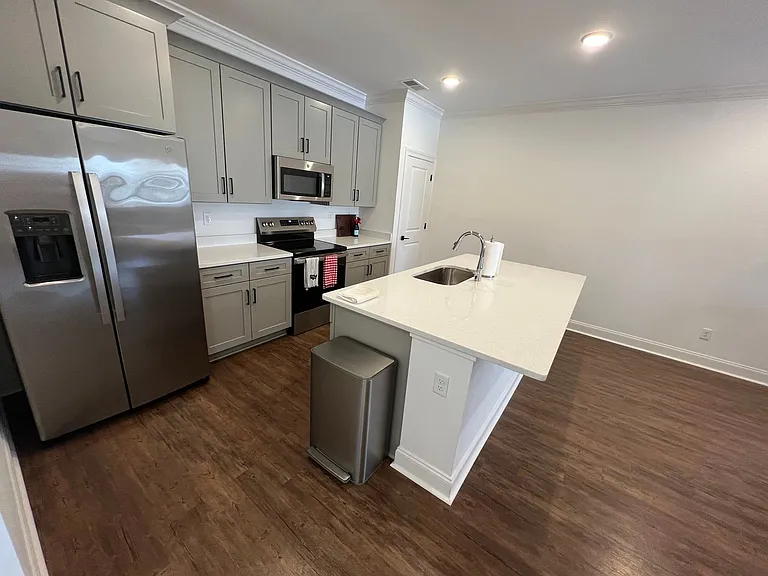 662 Cottage Grove Cir — Photo 7