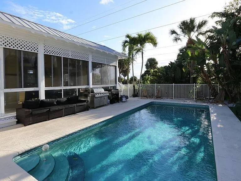 400 Seaside Ln — Photo 4