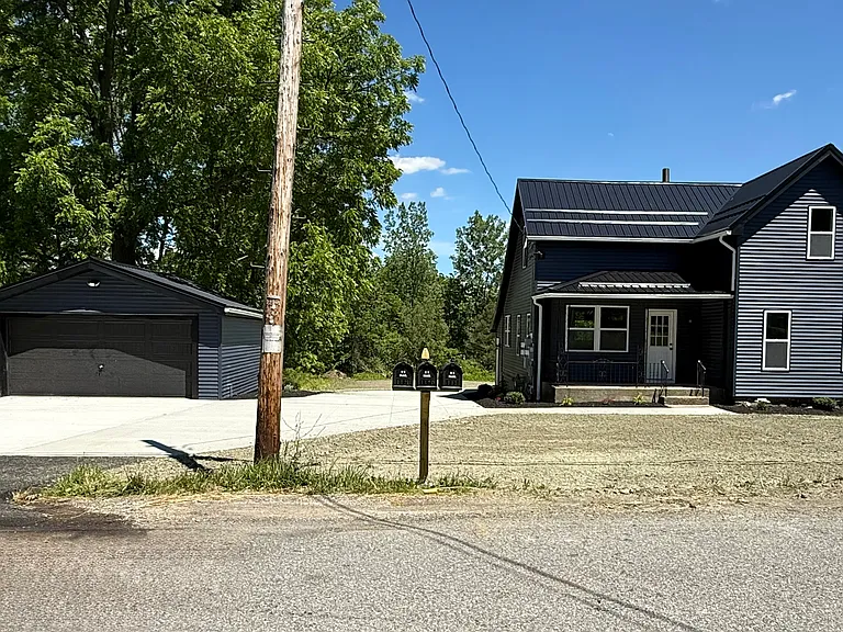 112 Old Glenwood Rd #2 — Photo 1