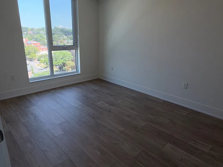 858 Dupont St #822 — Photo 10