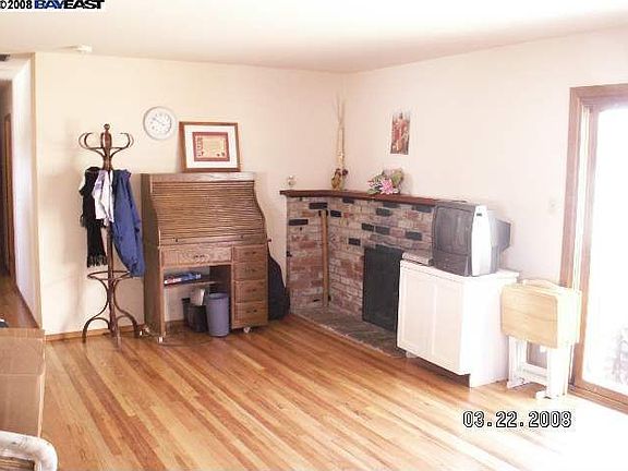 5th image of 1279 Hillsdale Ave