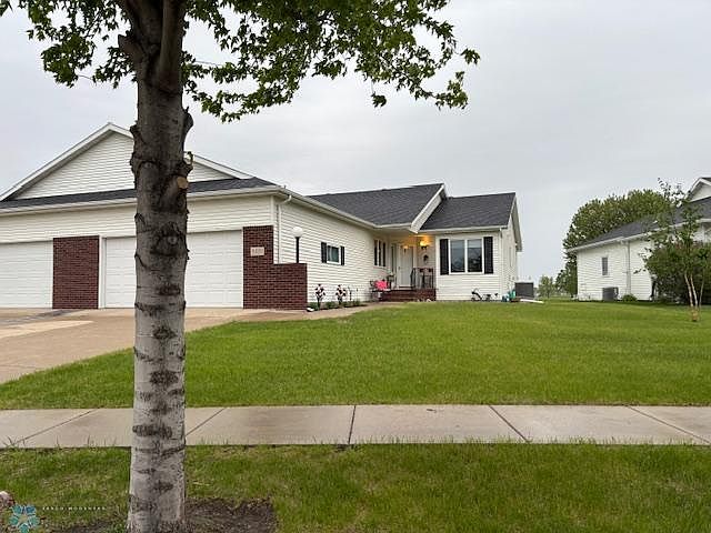 1st image of 3320 Westmoor Dr