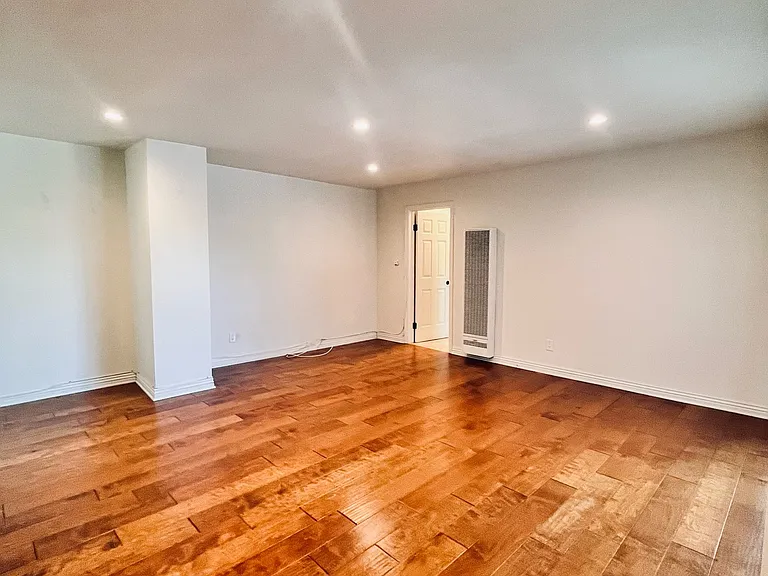1250 E Corson St #6 — Photo 9