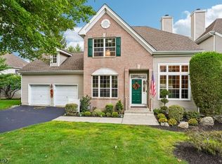 16 Langdale Rd, Wayne, NJ 07470