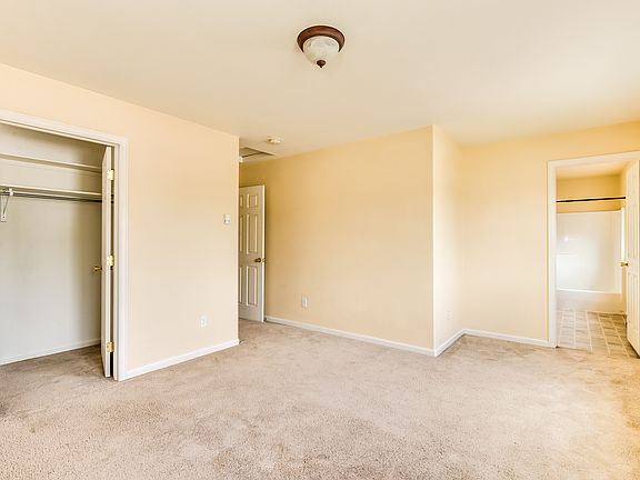 4th image of 2821 Village Park Dr