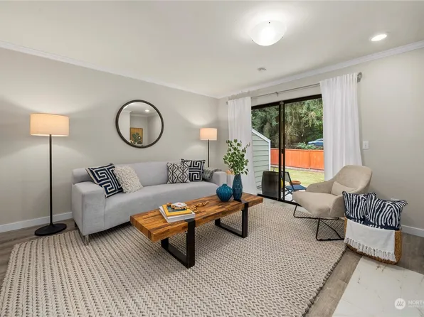 10121 NE 124th Place #503, Kirkland, WA 98034